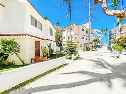 KORALES BEACH APARTMENTS