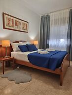 Happy House - Central Apartment