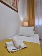 Happy House - Central Apartment