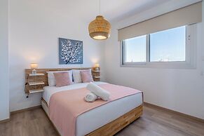 Harmonia 2-BR Apt W Pool in Livadia