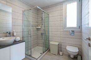 Harmonia 2-BR Apt W Pool in Livadia