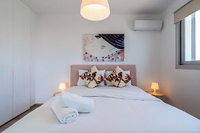 Harmonia 2-BR Apt W Pool in Livadia