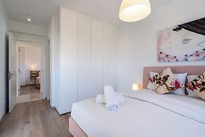 Harmonia 2-BR Apt W Pool in Livadia