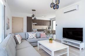Harmonia 2-BR Apt W Pool in Livadia