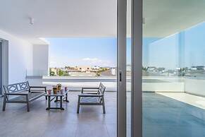 Harmonia 2-BR Apt W Pool in Livadia