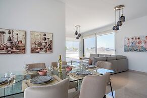 Harmonia 2-BR Apt W Pool in Livadia