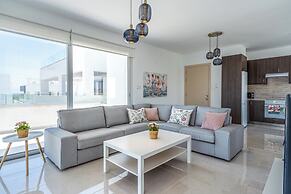 Harmonia 2-BR Apt W Pool in Livadia