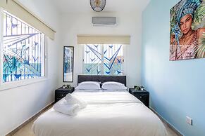 Nala - 2 Bedroom Apt & Patio in Larnaca