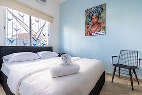 Nala - 2 Bedroom Apt & Patio in Larnaca