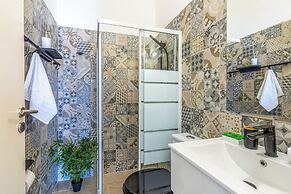 Nala - 2 Bedroom Apt & Patio in Larnaca