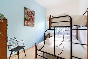 Nala - 2 Bedroom Apt & Patio in Larnaca