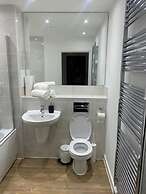1 Bed Flat- Direct Links to Central London