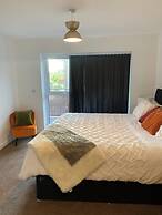 1 Bed Flat- Direct Links to Central London