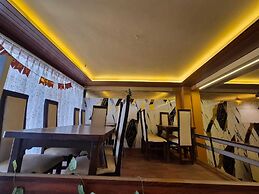 Varun Hotel and Restaurant
