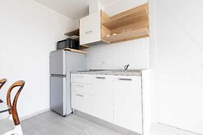 Sleek 2 Bed Apt T2-818