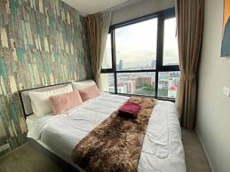 Sea View 2 Bed Room Unit Central Pattaya