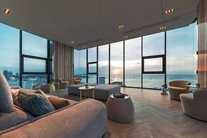 Sea View 2 Bed Room Unit Central Pattaya
