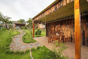 Lá Retreat