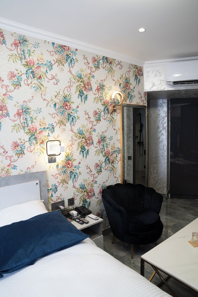 Prime Suites Hotel