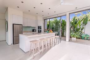 Villa Aqua