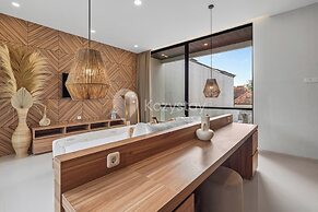 Santari Villa by Kozystay - Canggu