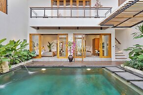 Kastara Villa by Kozystay - Canggu