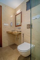 MAYA'S MANOR - A Luxury Lake View Boutique Hotel