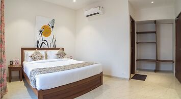 MAYA'S MANOR - A Luxury Lake View Boutique Hotel