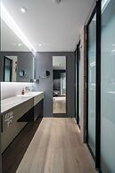 Bayphere residence by Prop Hopper