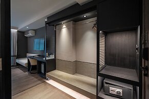 Bayphere residence by Prop Hopper