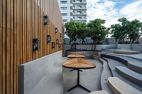 Bayphere residence by Prop Hopper