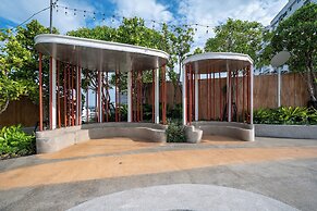 Bayphere residence by Prop Hopper