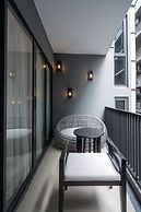 Bayphere residence by Prop Hopper