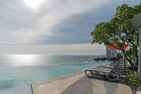 Bayphere residence by Prop Hopper