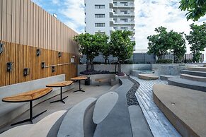Bayphere residence by Prop Hopper