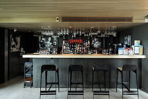 Bayphere residence by Prop Hopper