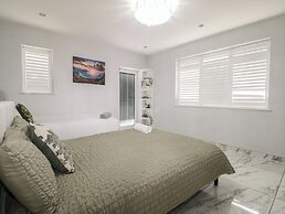 Falcon Bal House