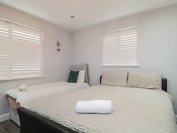 Falcon Bal House