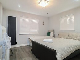 Falcon Bal House