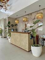 Alima ARQ Beach Resort
