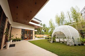 Alima ARQ Beach Resort