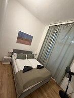 Modern 2BR Apt Steps from Westbahnhof