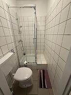Comfy 2BR Apt Westbahnhof Area