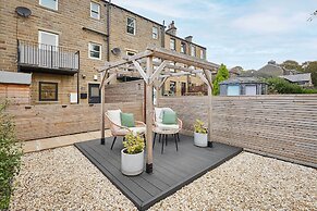 Host Stay Holmfirth Hideaway
