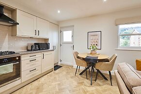 Host Stay Holmfirth Hideaway