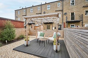 Host Stay Holmfirth Hideaway