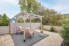 Host Stay Holmfirth Hideaway
