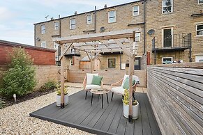 Host Stay Holmfirth Hideaway