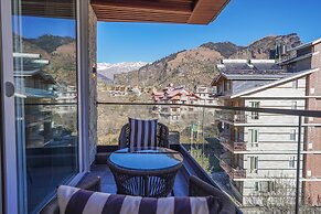 Carom Hotel Manali
