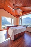Carom Hotel Manali